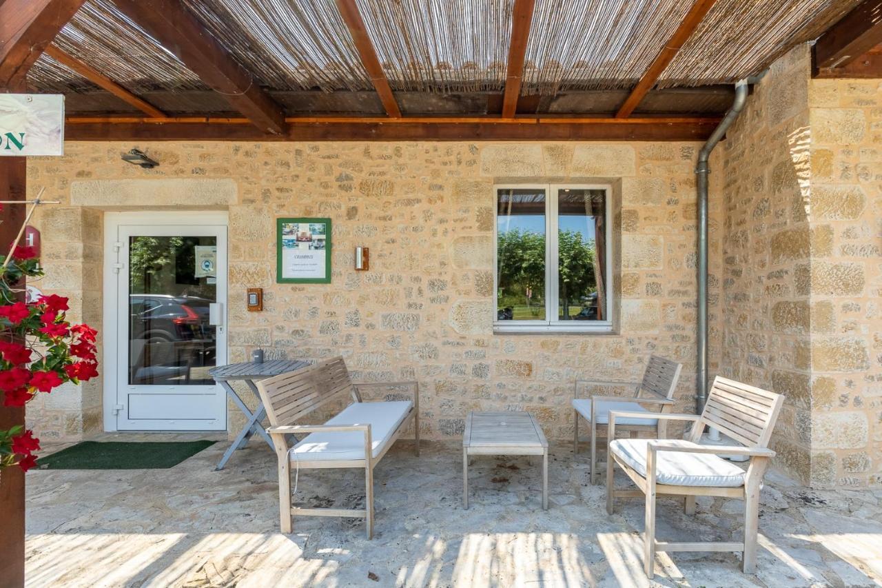 L'Oustal De Vezac Hotel Exterior foto