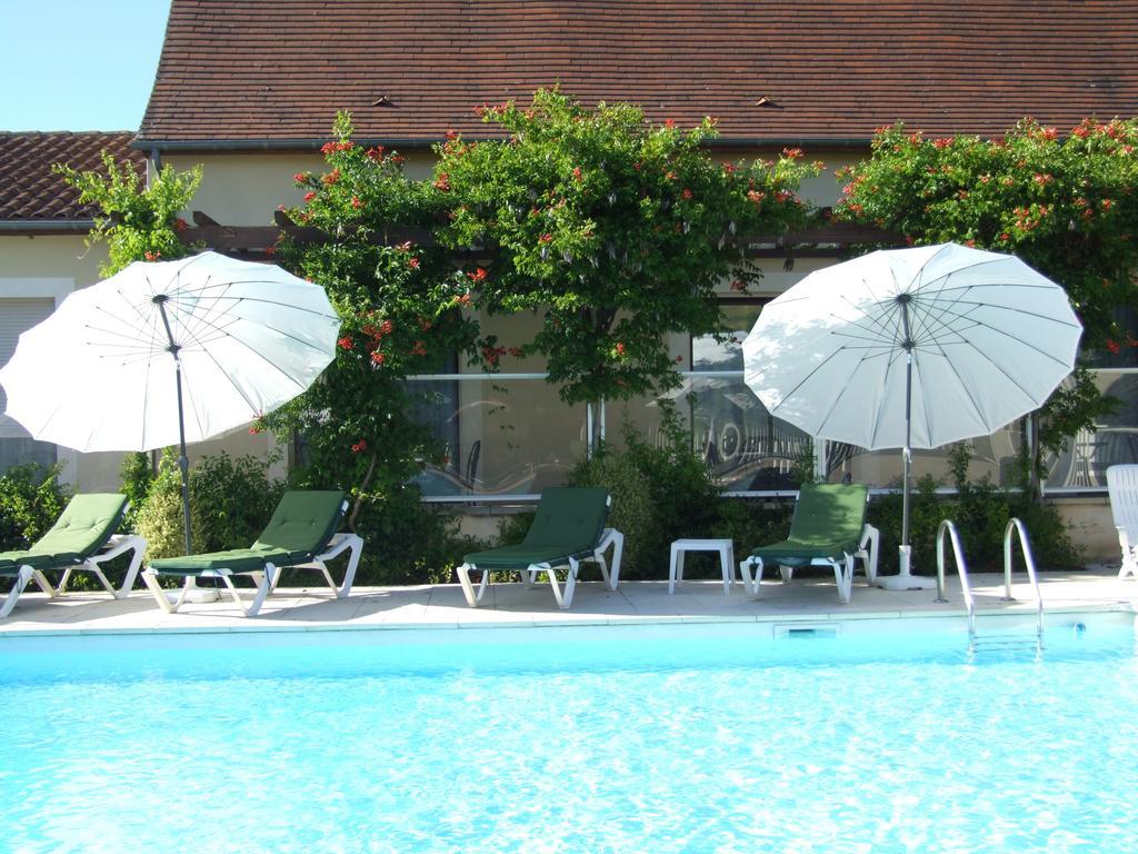 L'Oustal De Vezac Hotel Exterior foto